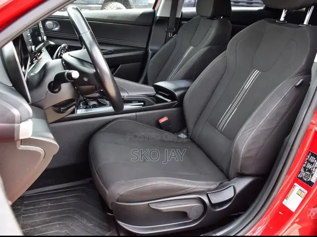Hyundai Elantra 2021 Red