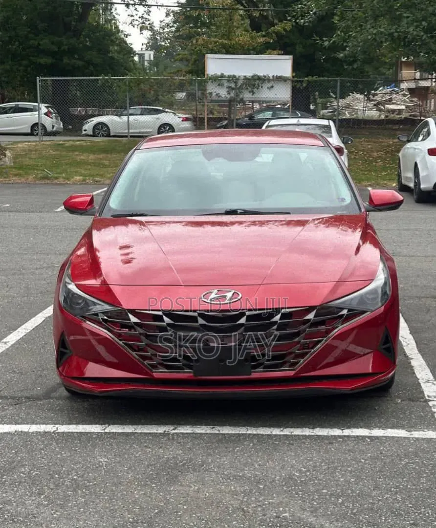 Hyundai Elantra 2021 Red