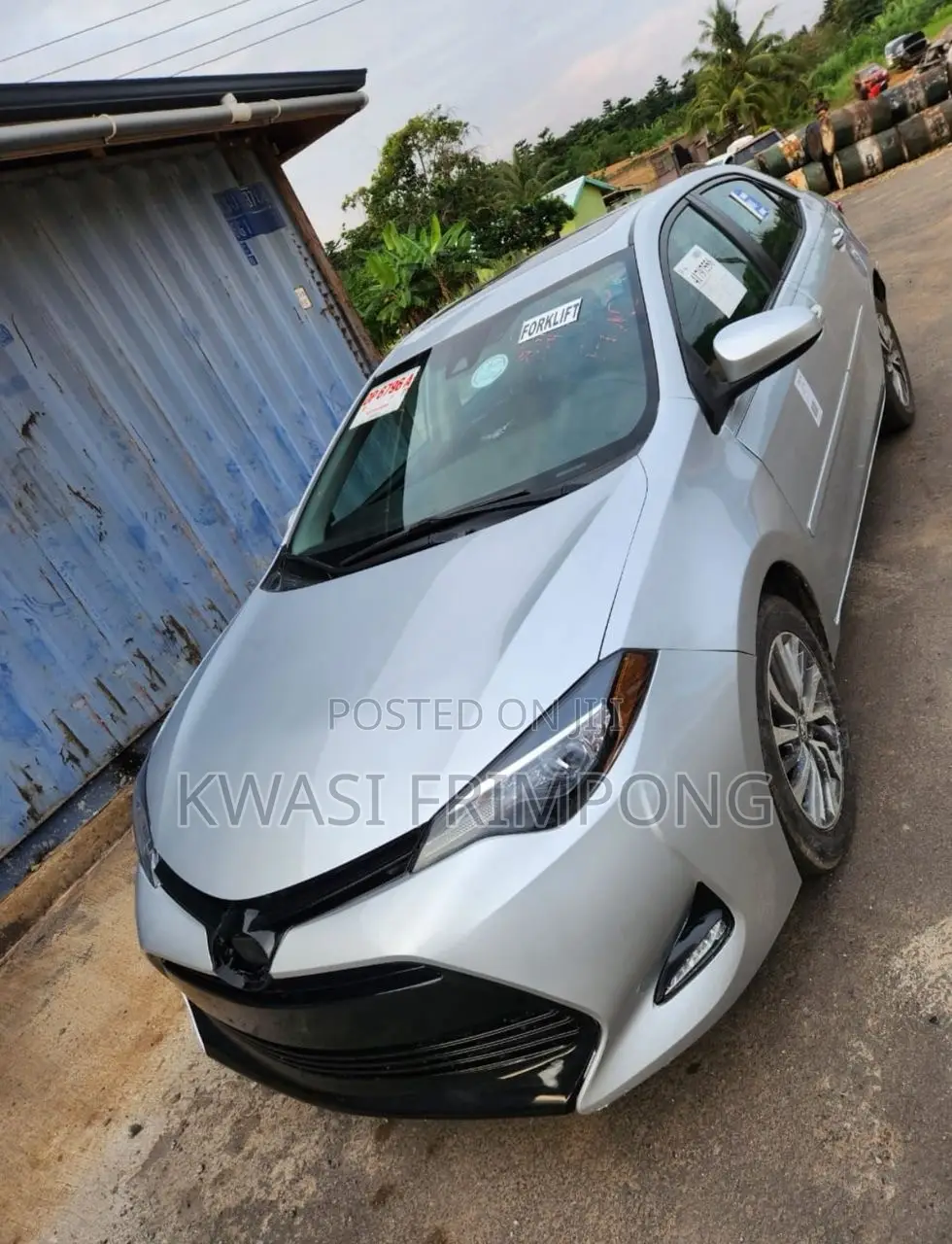 Toyota Corolla XSE (1.8L 4cyl 2A) 2018 Black