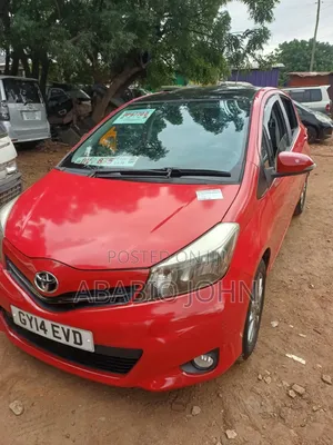 Toyota Yaris LE Hatchback 5dr 2014 Red
