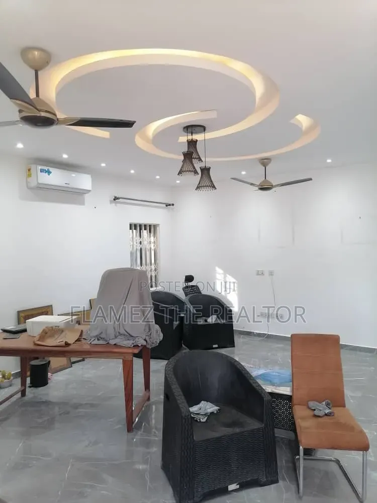 2bdrm Apartment in Kutunse, Amasaman for rent