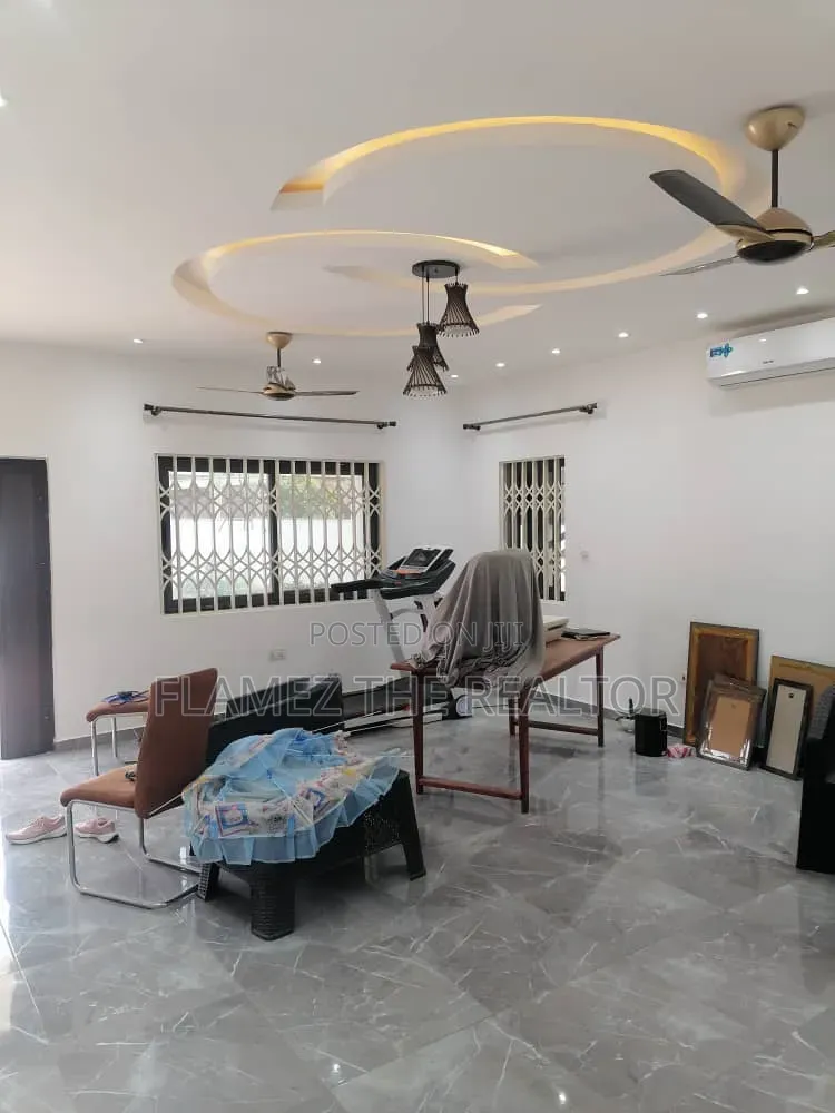 2bdrm Apartment in Kutunse, Amasaman for rent
