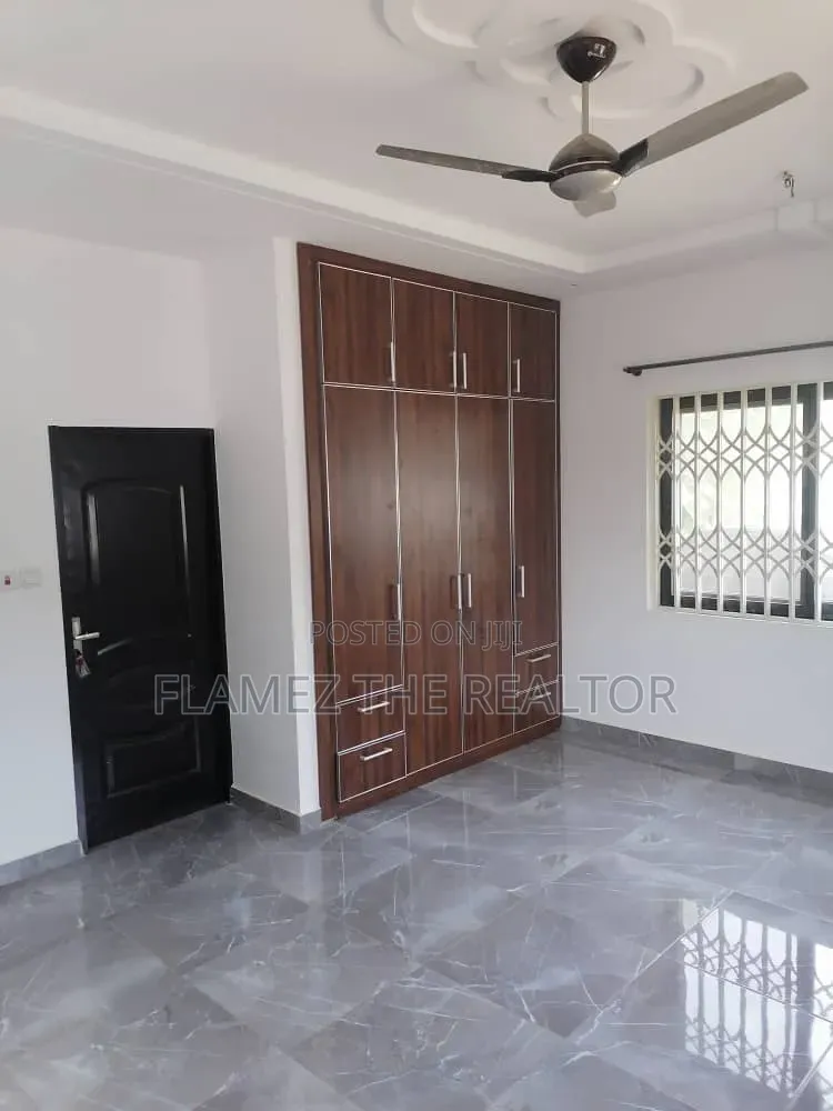 2bdrm Apartment in Kutunse, Amasaman for rent