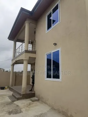 4bdrm Apartment in Kotoku Road, Amasaman for rent