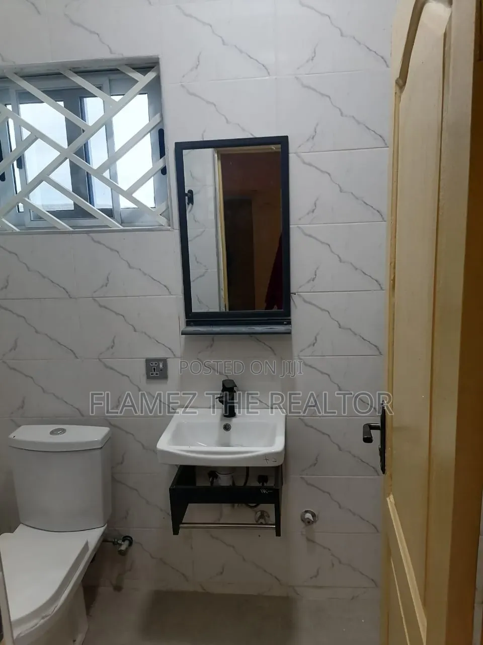 4bdrm Apartment in Kotoku Road, Amasaman for rent