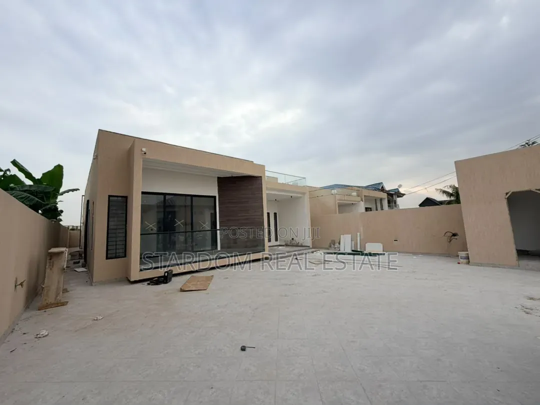 3bdrm Bungalow in Lakeside Estate for rent