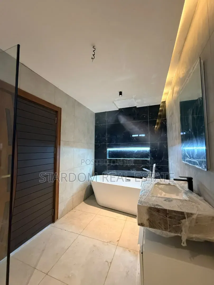 3bdrm Bungalow in Lakeside Estate for rent