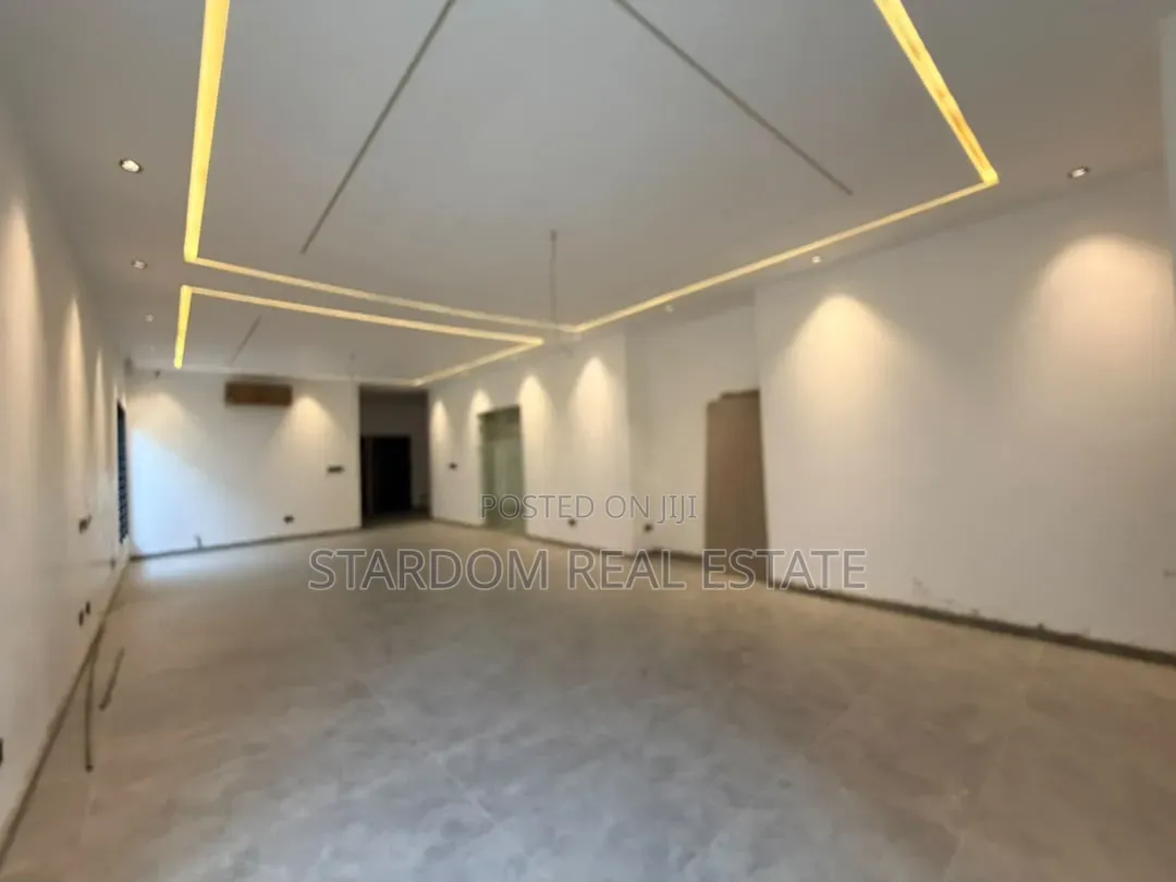 3bdrm Bungalow in Lakeside Estate for rent