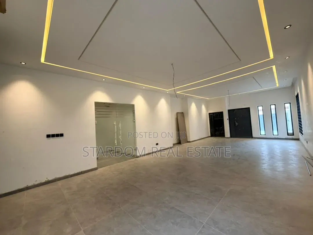 3bdrm Bungalow in Lakeside Estate for rent