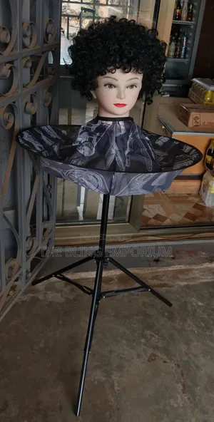 Hair and Beard Shaving / Salon Cape