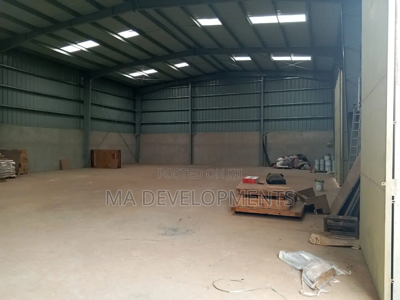 800 Square Meter Warehouse for Rent at Tema