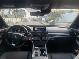 Honda Accord Sport (2.0L 4cyl Turbo 6M) 2019 White