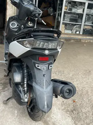 Yamaha 2023 White