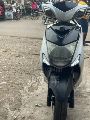 Yamaha 2023 White