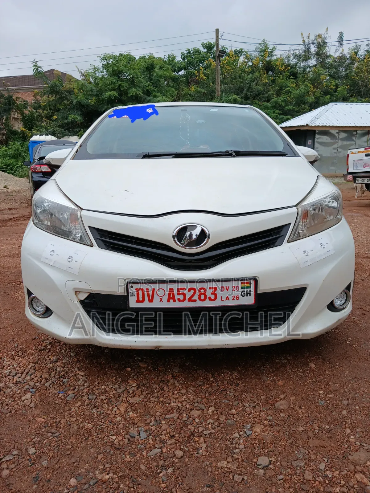 Toyota Vitz 2013 White