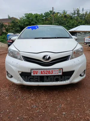 Toyota Vitz 2013 White