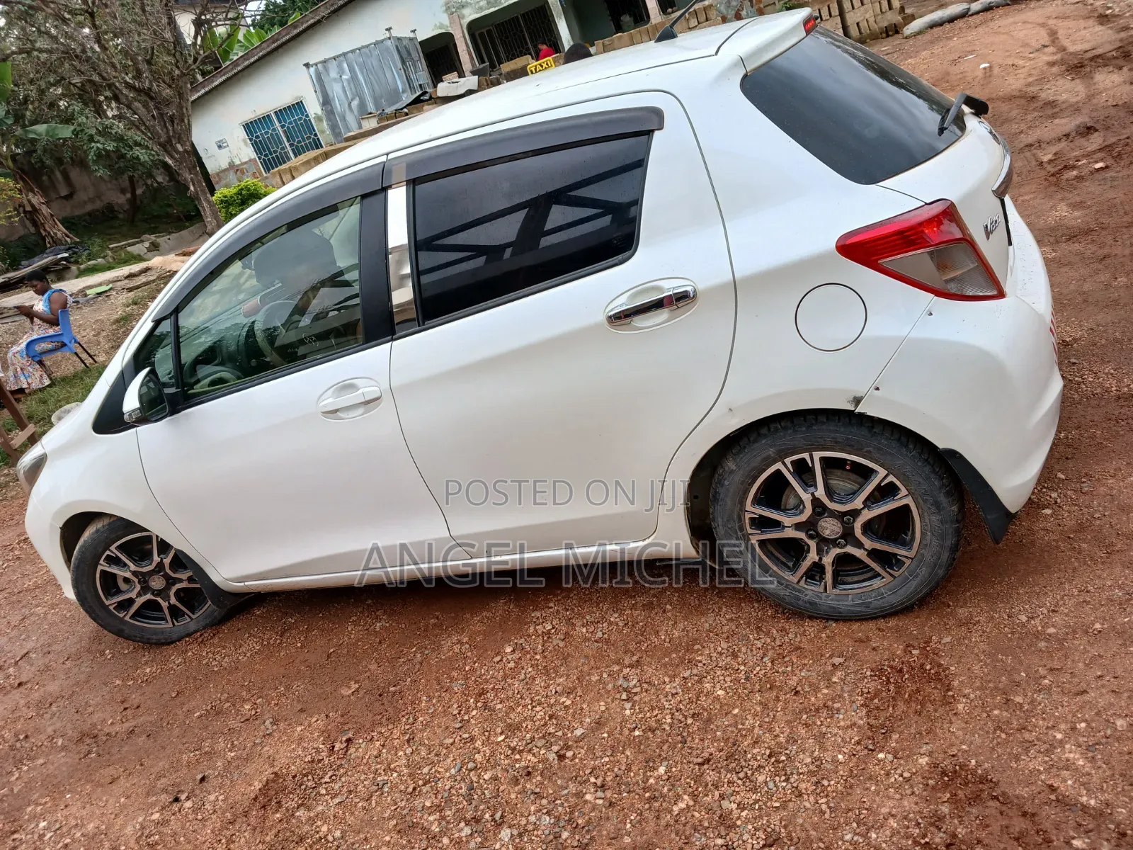 Toyota Vitz 2013 White