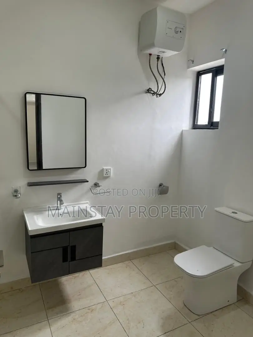 4bdrm Townhouse / Terrace in Mainstay Estates, Labone for rent