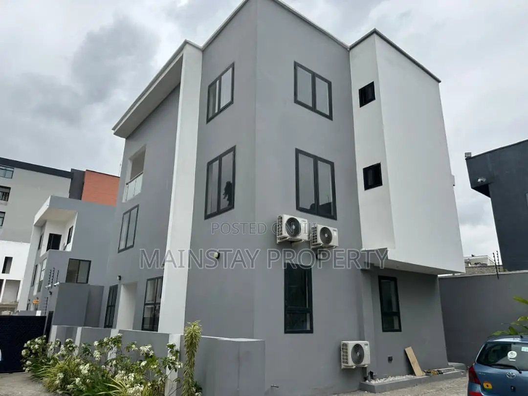 4bdrm Townhouse / Terrace in Mainstay Estates, Labone for rent