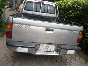 Toyota Tacoma 2005 Silver