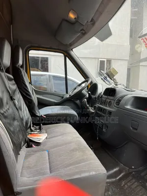 Mercedes-Benz Sprinter 2004 Yellow