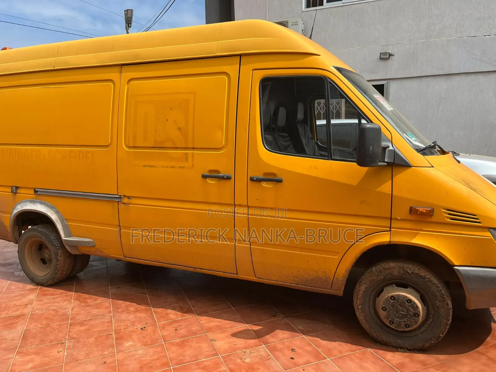 Mercedes-Benz Sprinter 2004 Yellow
