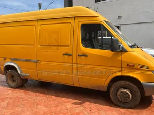 Mercedes-Benz Sprinter 2004 Yellow