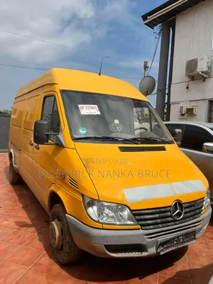 Mercedes-Benz Sprinter 2004 Yellow