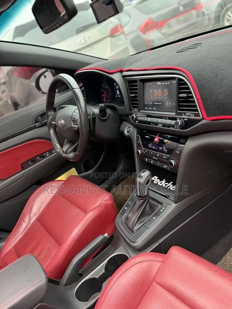 Hyundai Avante 2018 Blue