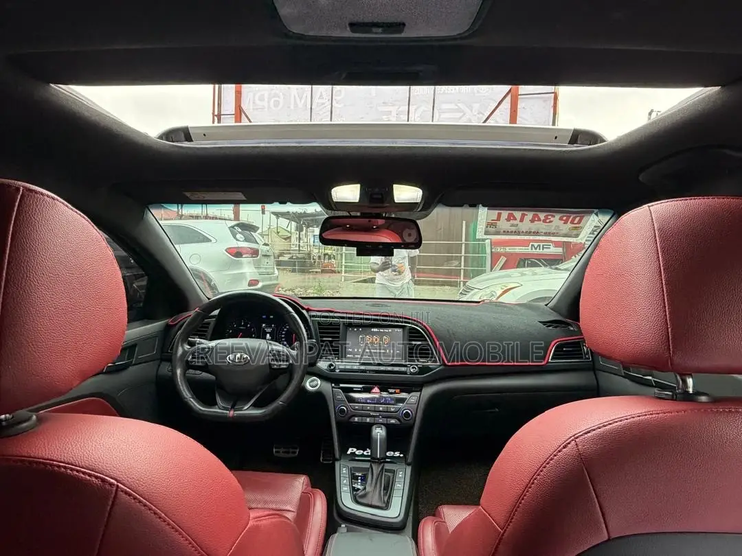 Hyundai Avante 2018 Blue