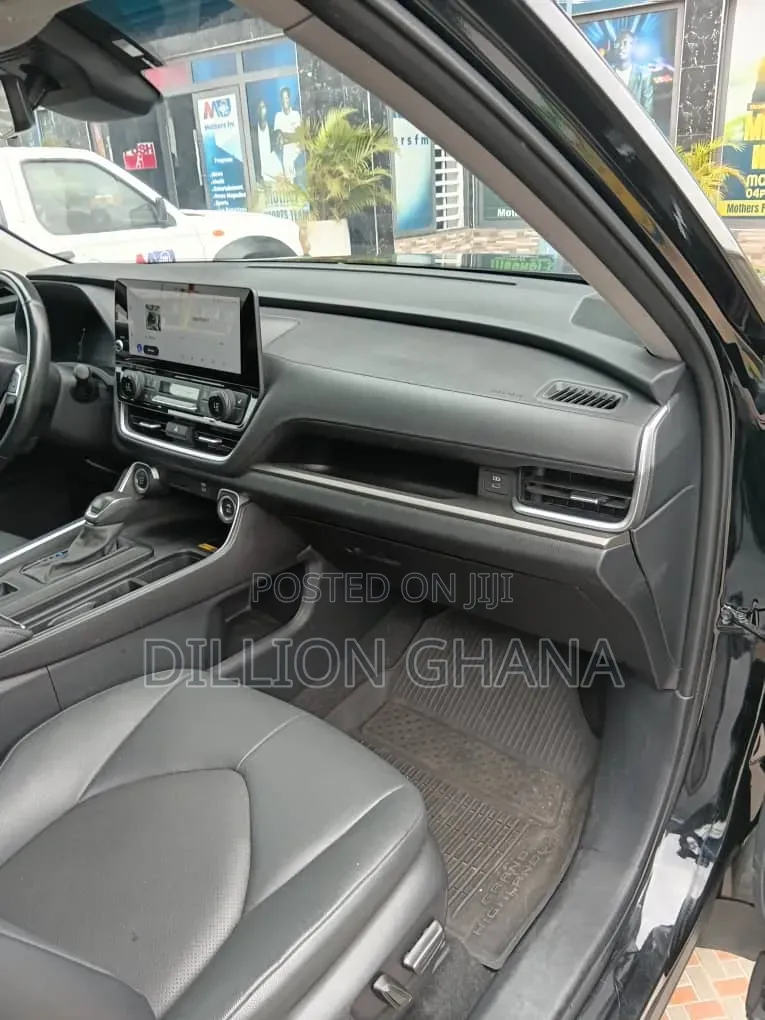 Toyota Highlander 2024 Black
