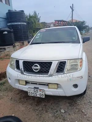 Nissan Pathfinder 2009 White