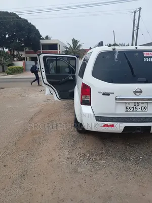 Nissan Pathfinder 2009 White