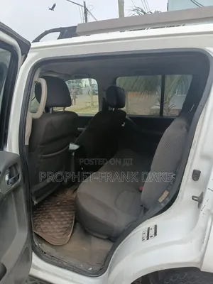 Nissan Pathfinder 2009 White