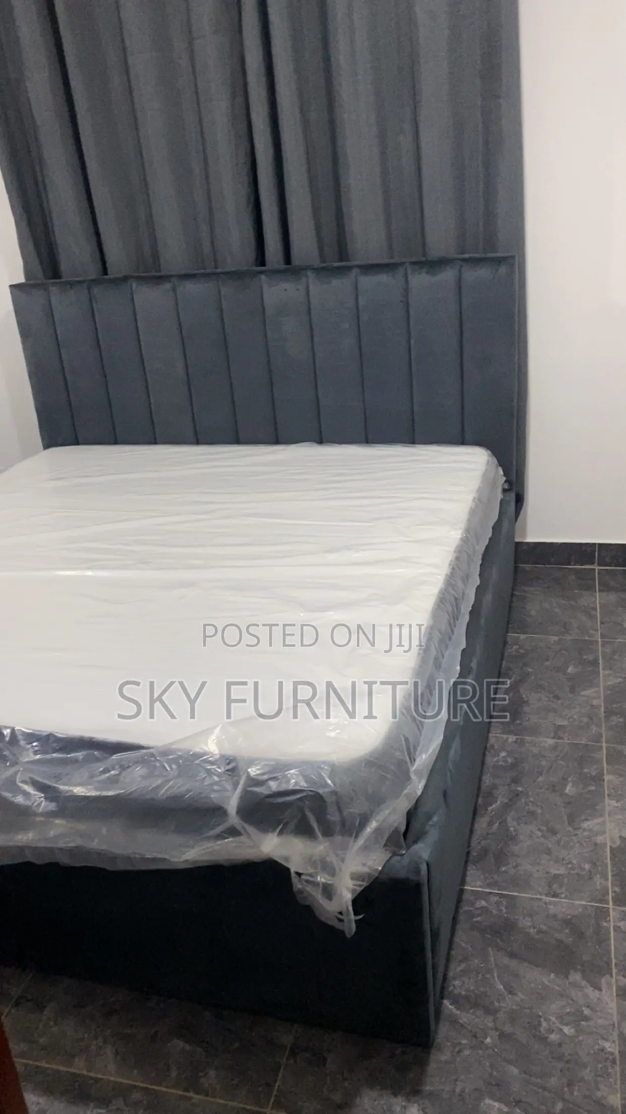 Line Line Queen Size Bed Frame With Mattress