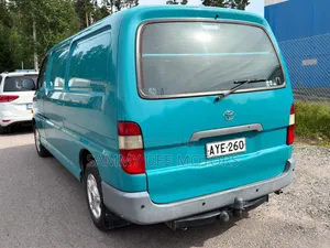 Toyota HiAce 1999 Green