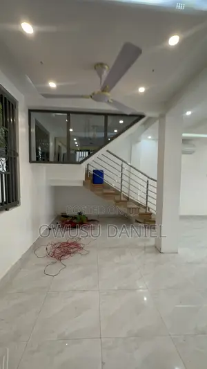 4bdrm Duplex in Parkoso Estate - for sale