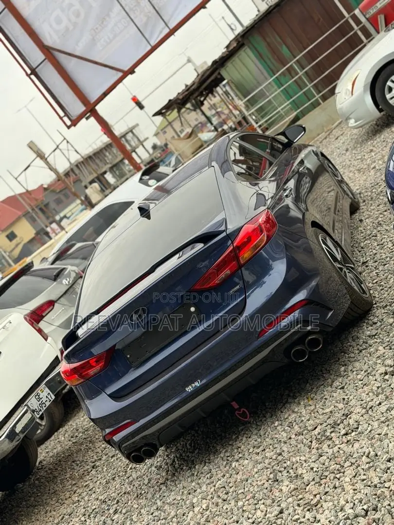Hyundai Avante 2018 Blue