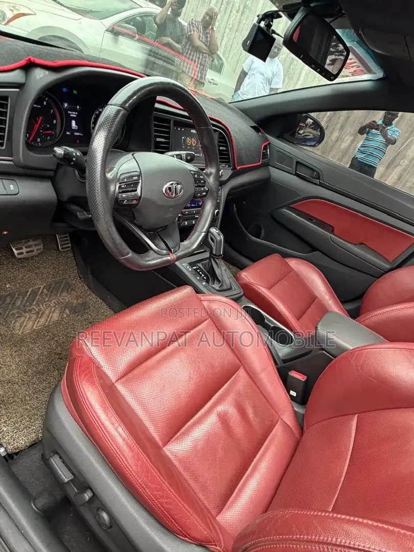 Hyundai Avante 2018 Blue