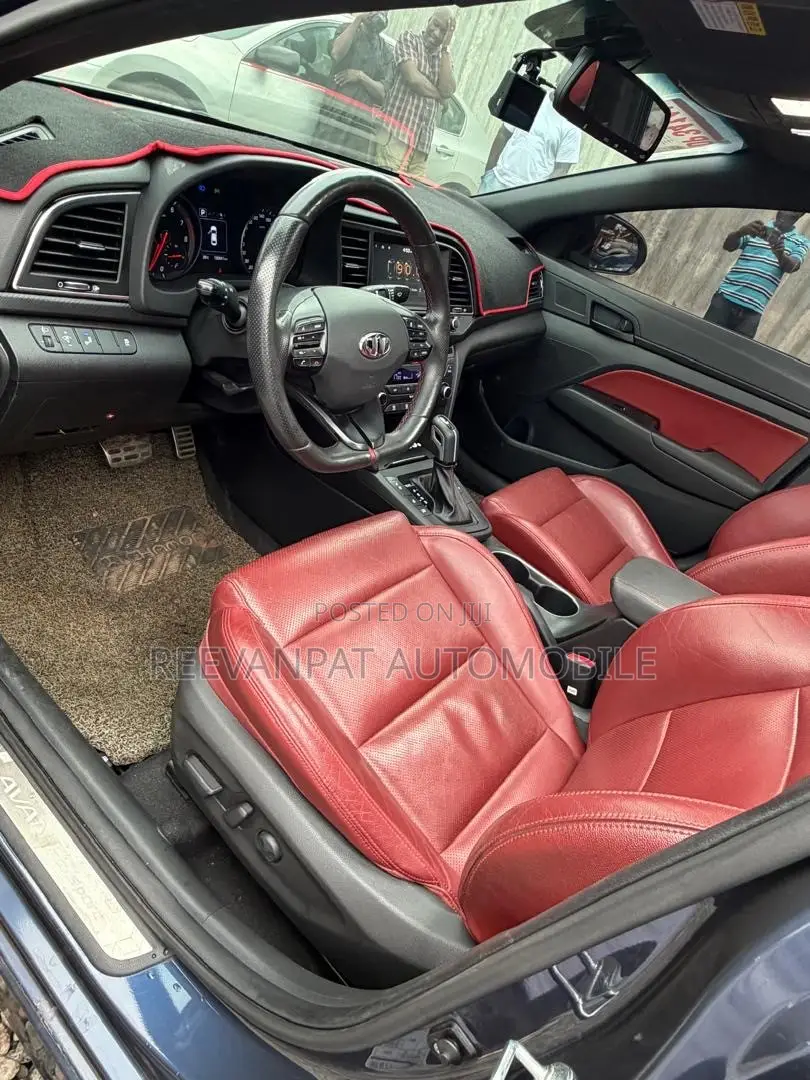 Hyundai Avante 2018 Blue