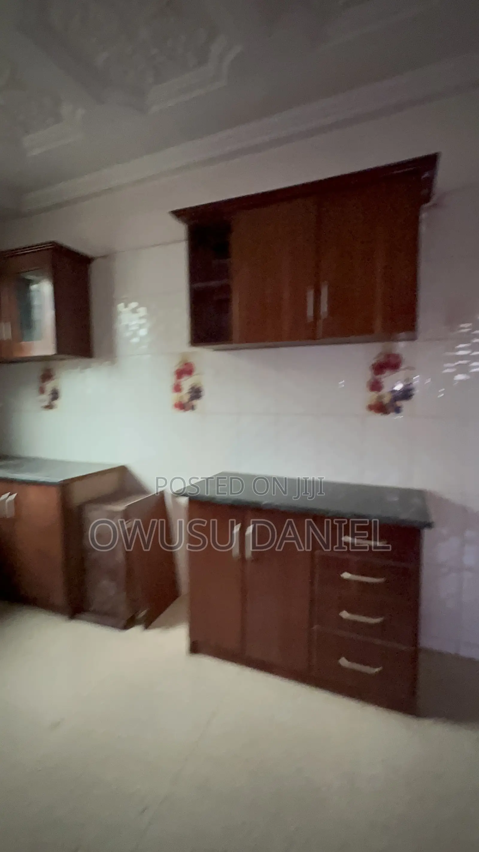 8bdrm House in Atonsu Kuwait, Kumasi Metropolitan for rent