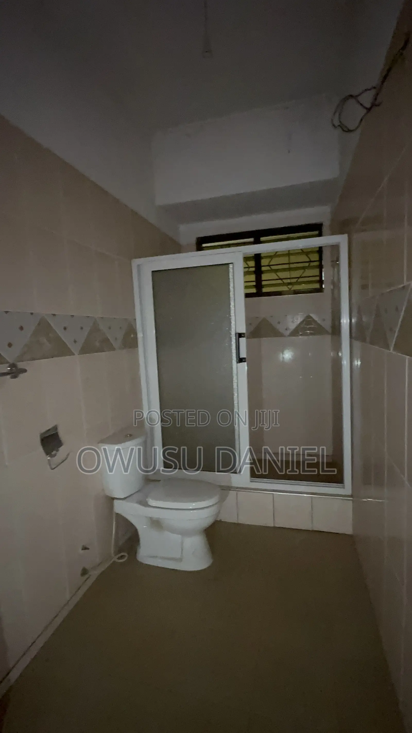 8bdrm House in Atonsu Kuwait, Kumasi Metropolitan for rent