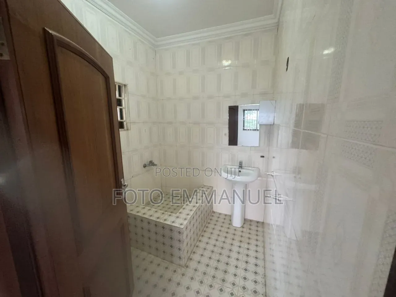 2bdrm House in Pokuase for sale