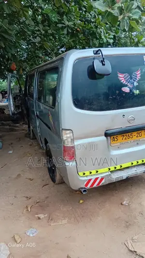 Nissan Caravan (Urvan) 2010 Silver