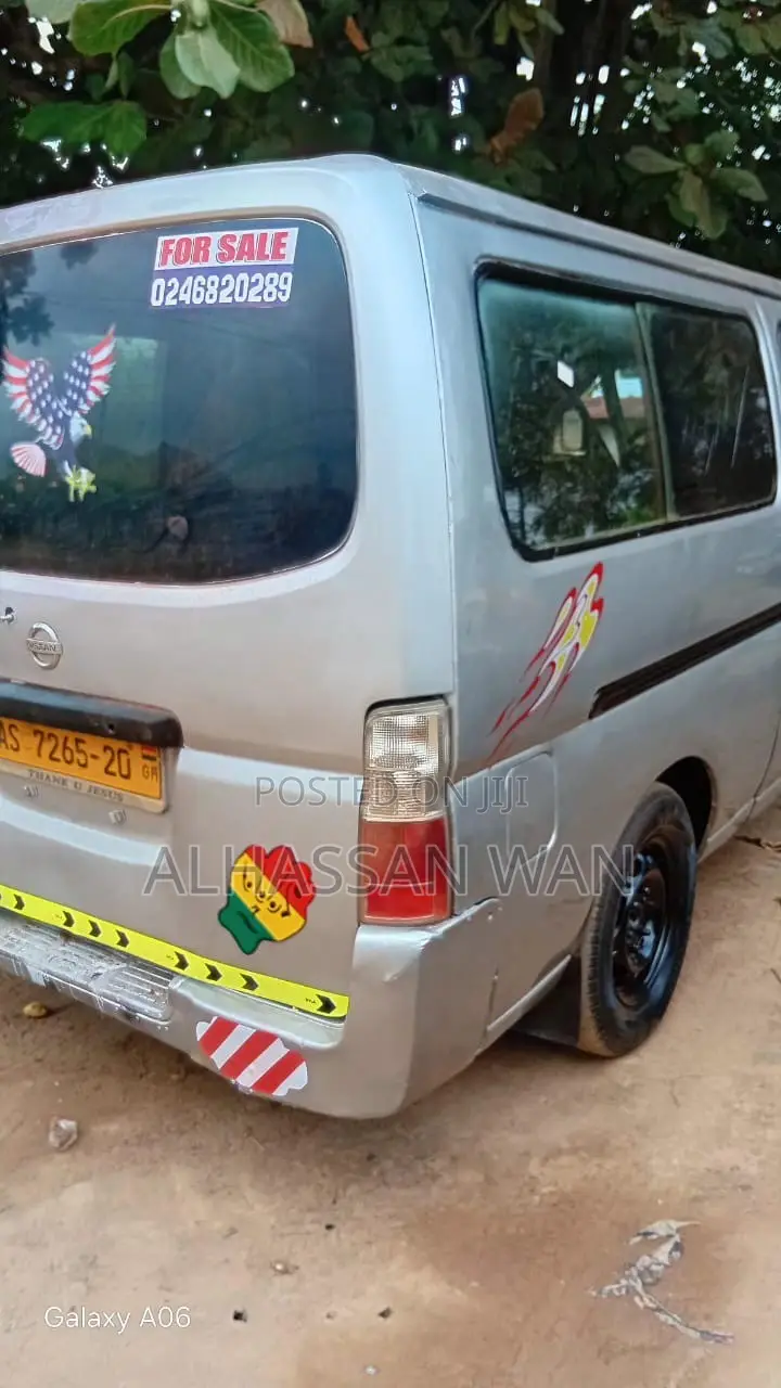Nissan Caravan (Urvan) 2010 Silver
