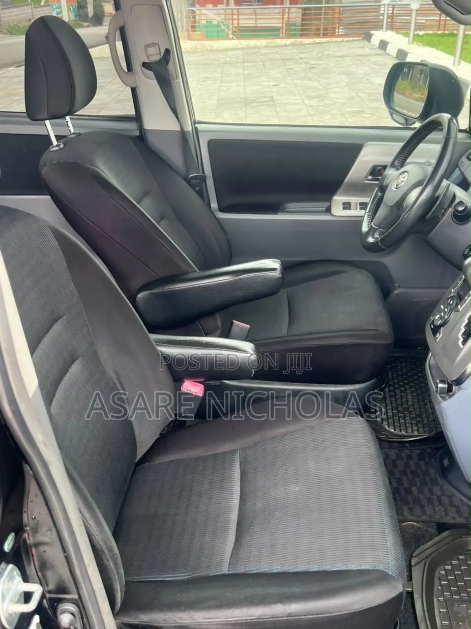 Toyota Voxy 2013 Black