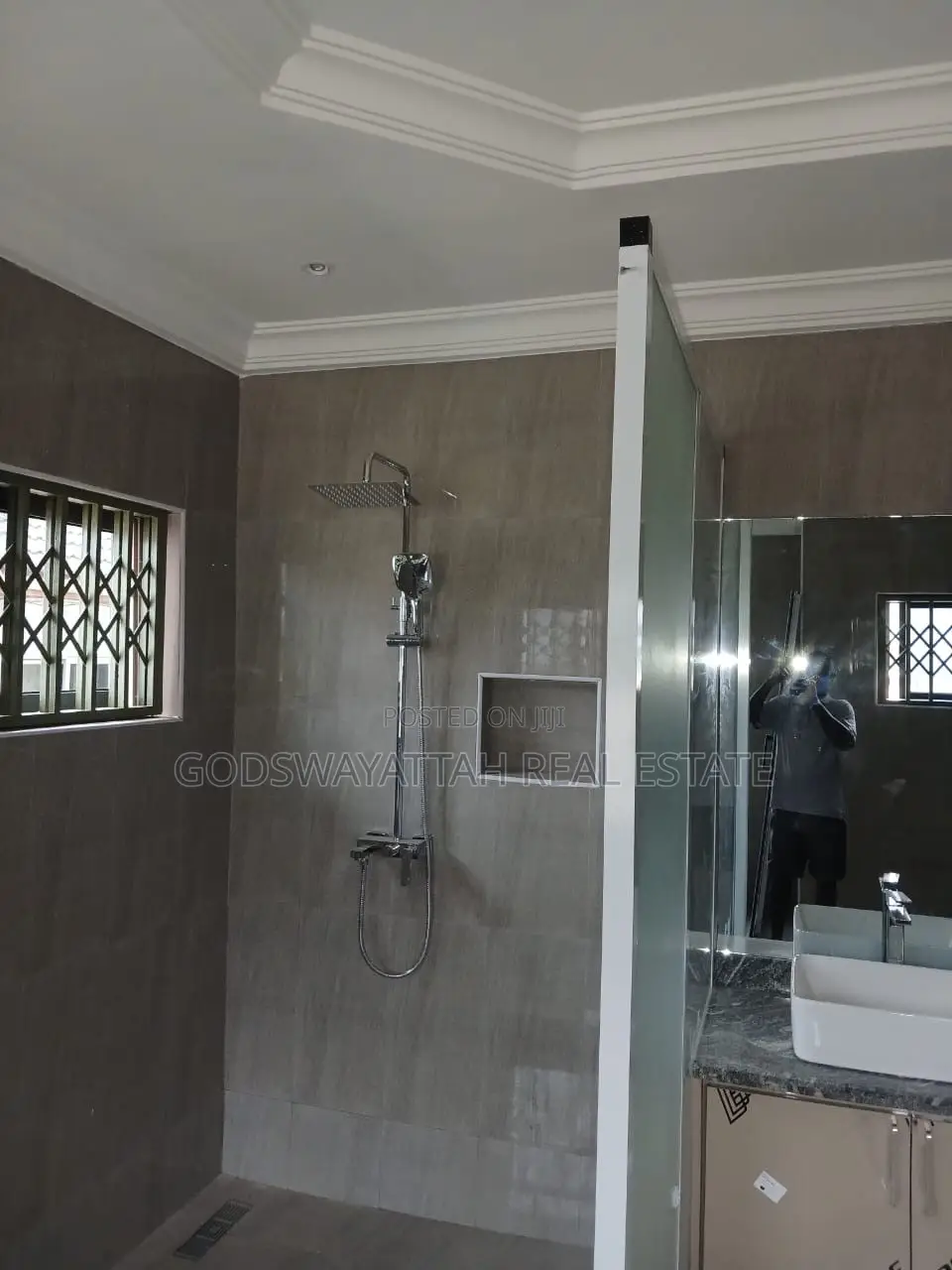 4bdrm House in East Legon, Adjiriganor for rent