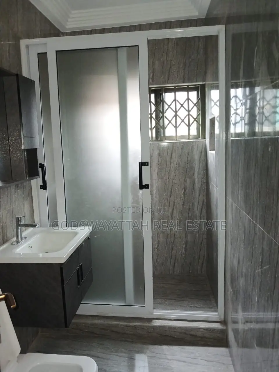 4bdrm House in East Legon, Adjiriganor for rent