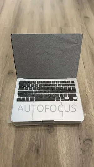 New Laptop Apple MacBook Air 2024 M3 16GB Apple M3 SSD 256GB