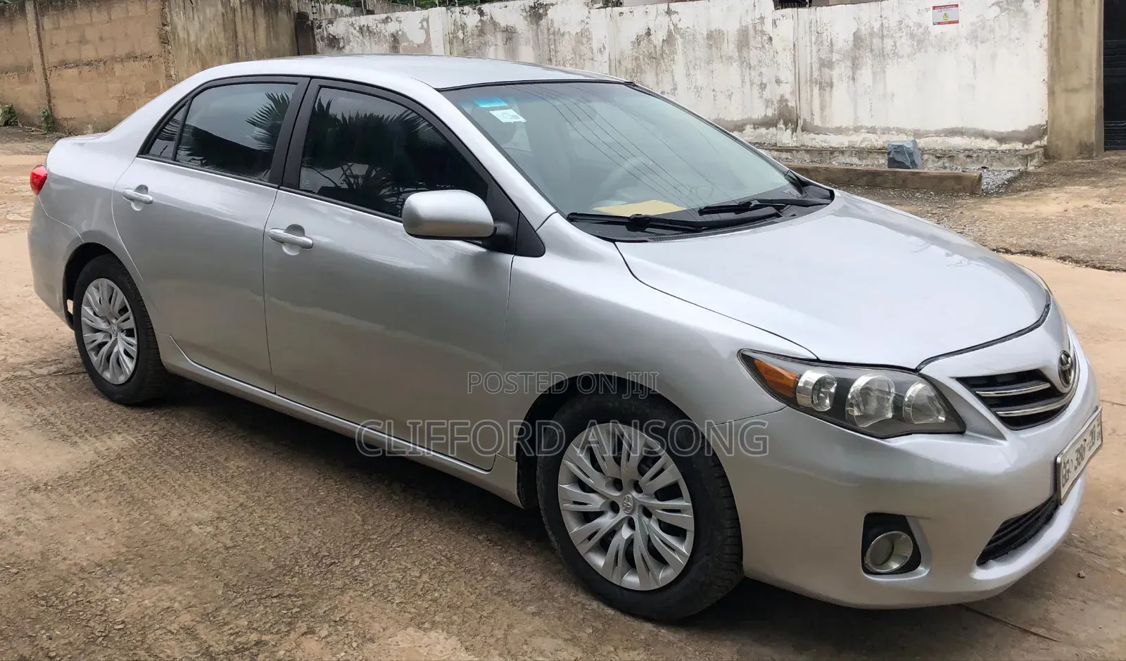 Toyota Corolla LE 4dr Sedan (1.8L 4cyl 4A) 2013 Silver